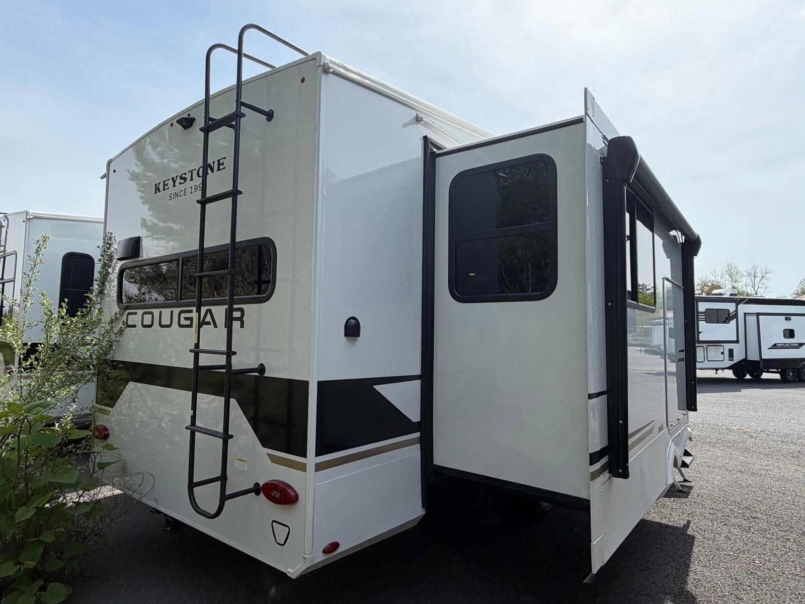 2026 Keystone RV 2026 Keystone RV Cougar Half Ton - thumbnail 4