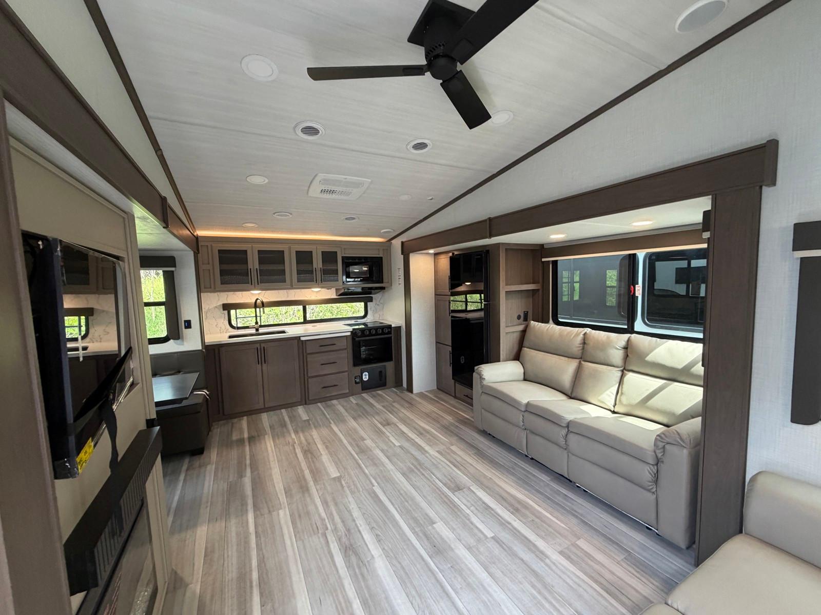 2026 Keystone RV 2026 Keystone RV Cougar Half Ton - thumbnail 7