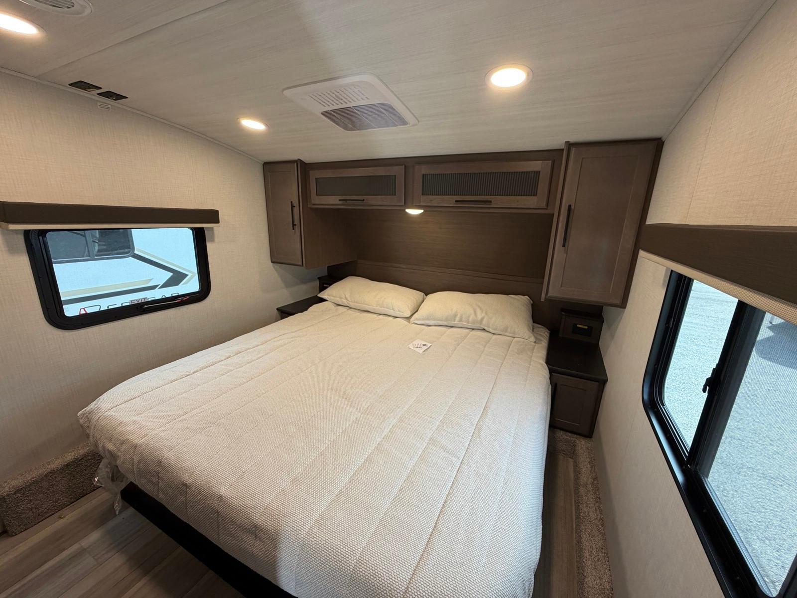 2026 Keystone RV 2026 Keystone RV Cougar Half Ton - thumbnail 14