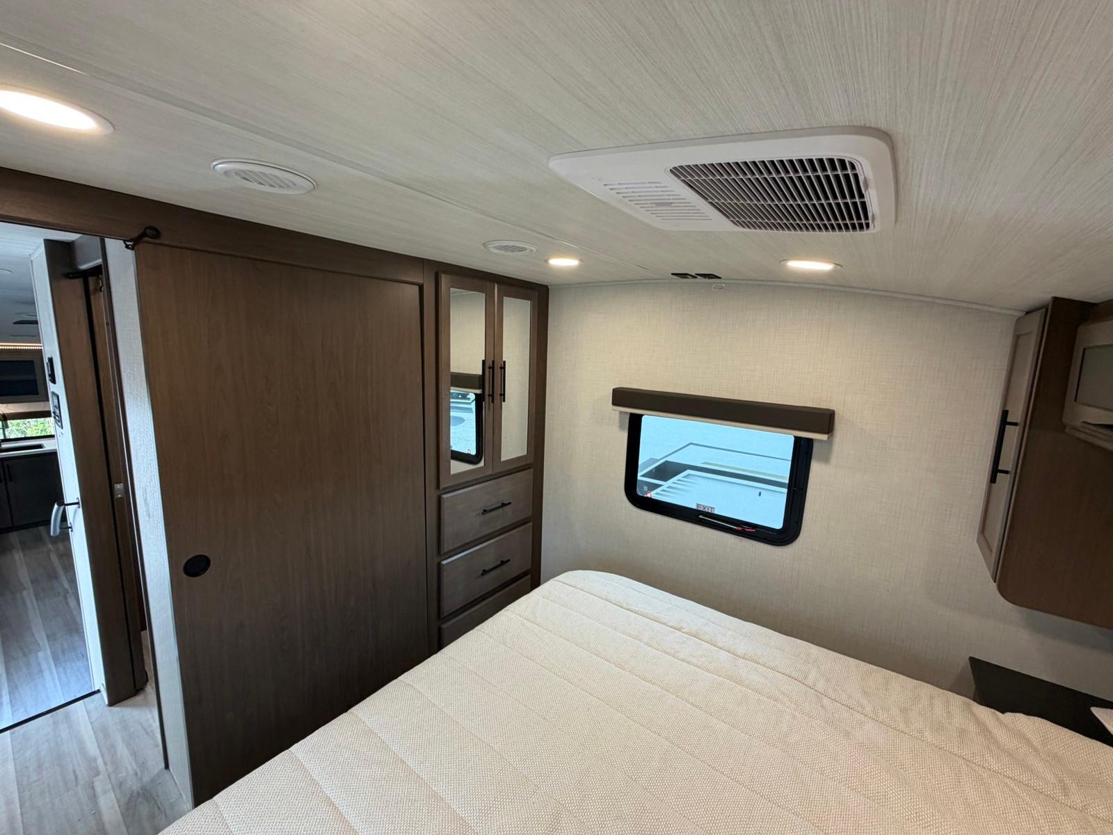 2026 Keystone RV 2026 Keystone RV Cougar Half Ton - thumbnail 15