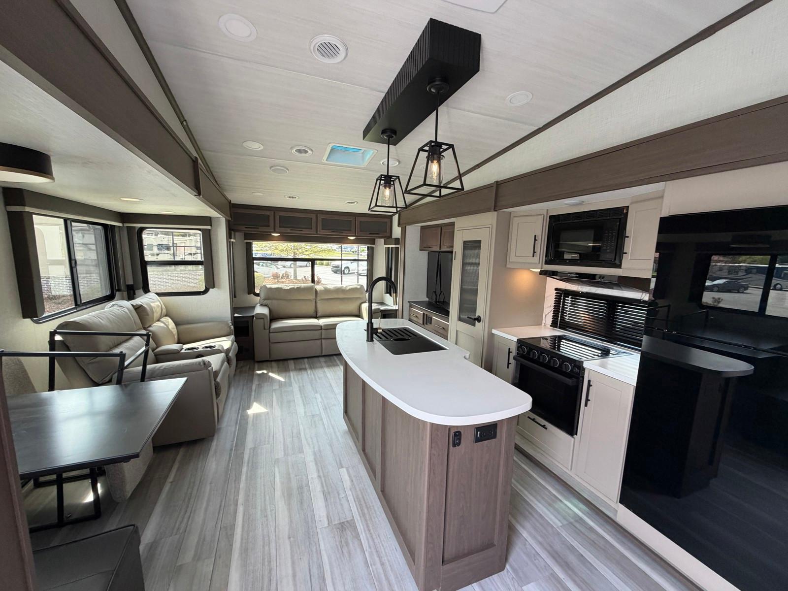 2026 Keystone RV 2026 Keystone RV Cougar Half Ton - thumbnail 7