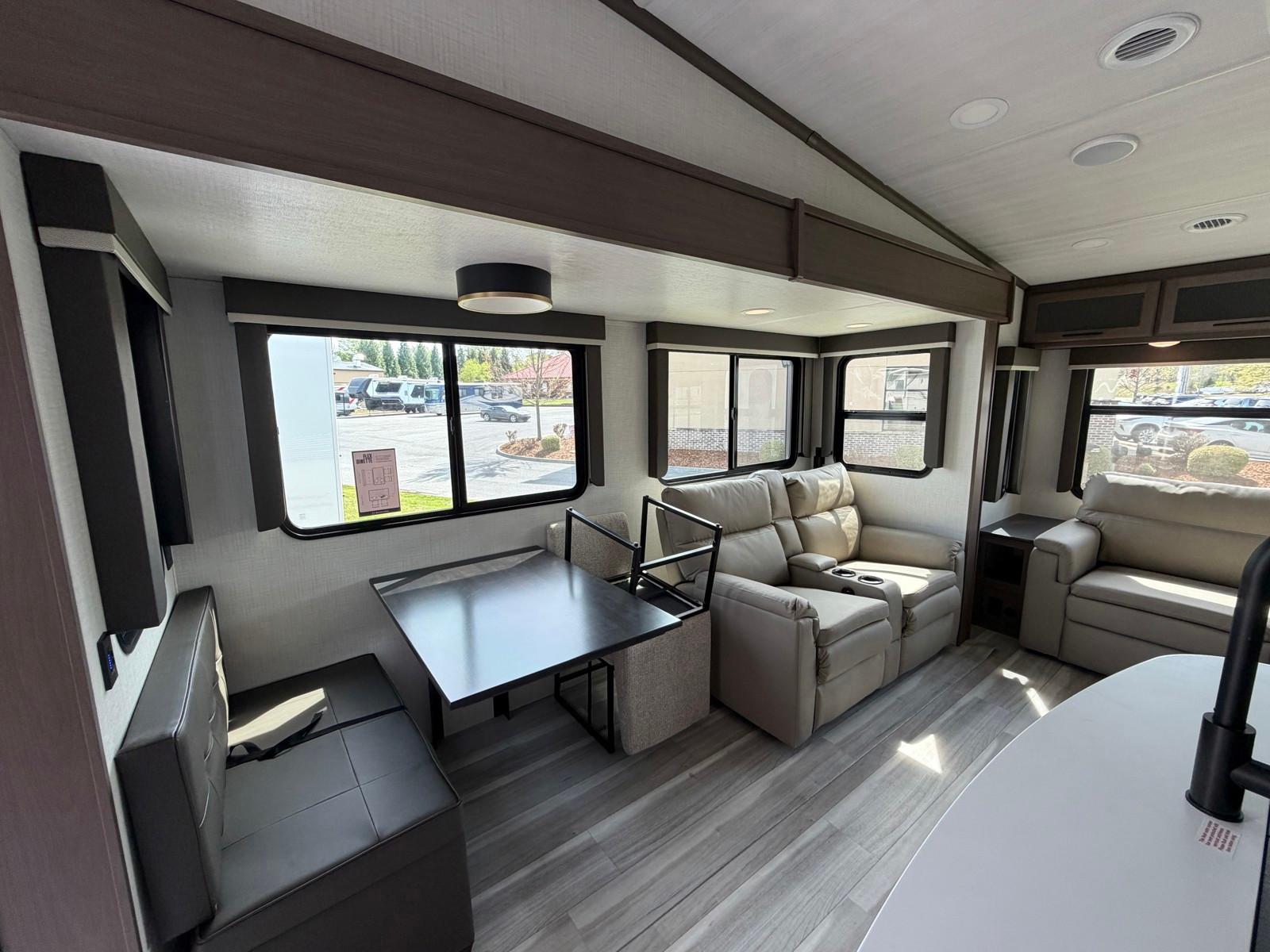 2026 Keystone RV 2026 Keystone RV Cougar Half Ton - thumbnail 8