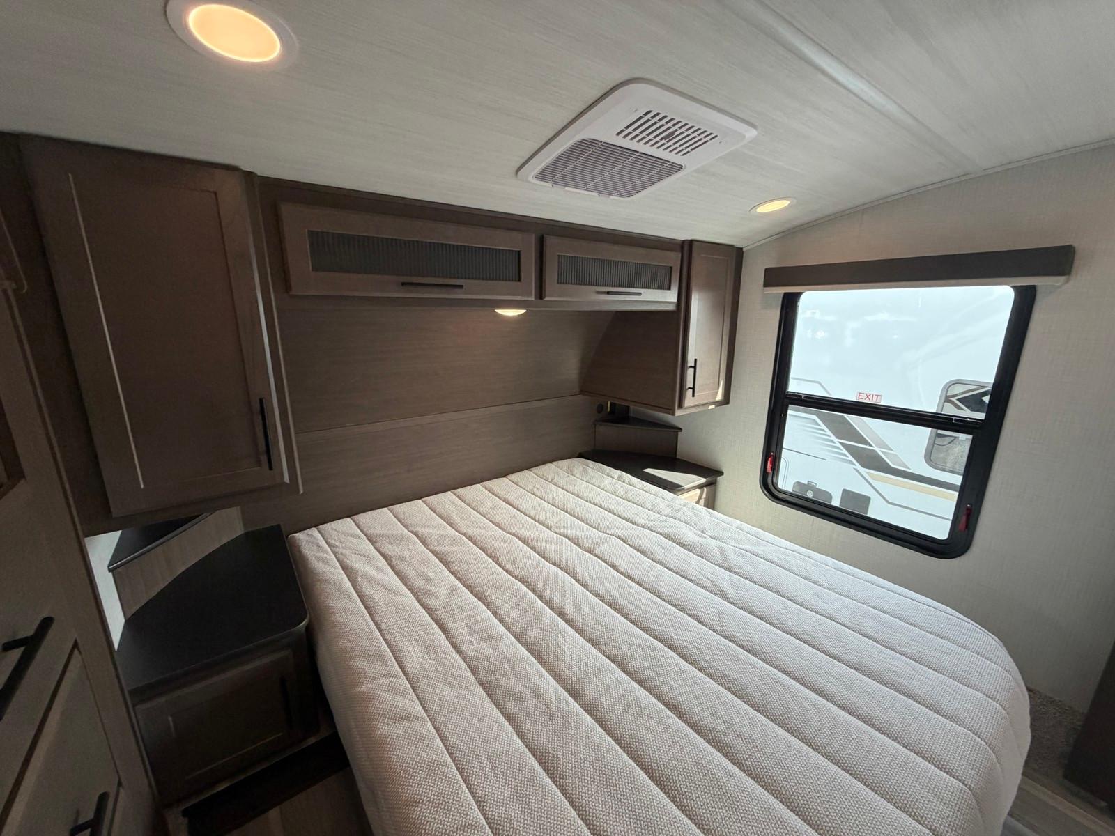 2026 Keystone RV 2026 Keystone RV Cougar Half Ton - thumbnail 17