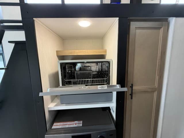 2026 Forest River 2026 Forest River Cherokee Timberwolf Destination Trailer - thumbnail 13