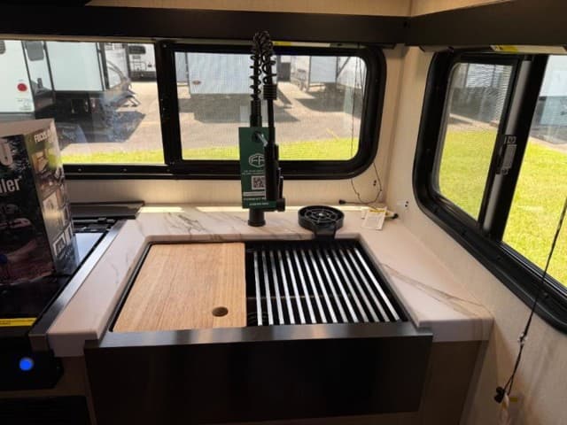 2026 Forest River 2026 Forest River Cherokee Grey Wolf - thumbnail 8