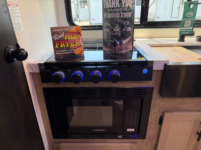 2026 Forest River 2026 Forest River Cherokee Grey Wolf - thumbnail 9