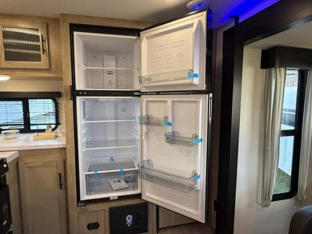 2026 Forest River 2026 Forest River Cherokee Wolf Den - thumbnail 10