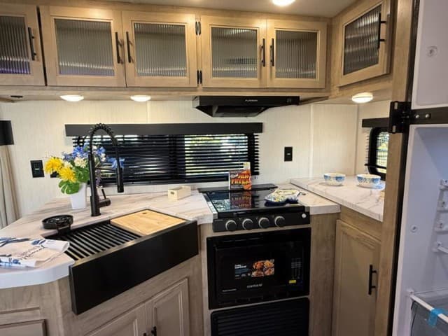 2026 Forest River 2026 Forest River Cherokee Wolf Den - thumbnail 11