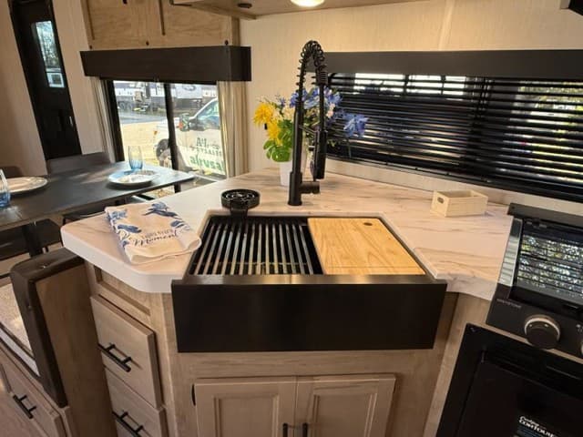 2026 Forest River 2026 Forest River Cherokee Wolf Den - thumbnail 13