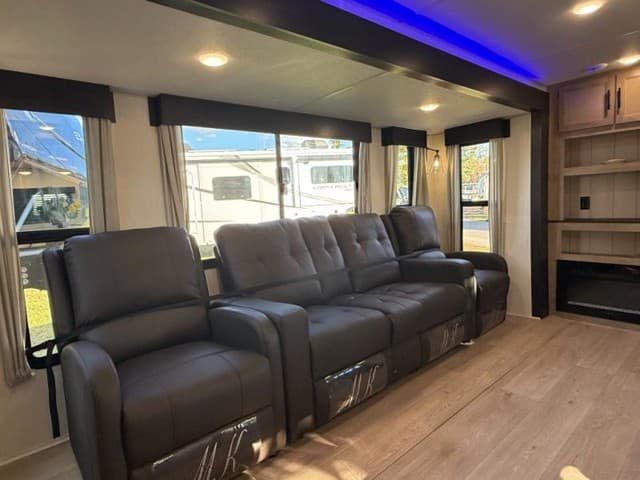 2026 Forest River 2026 Forest River Cherokee Wolf Den - thumbnail 18