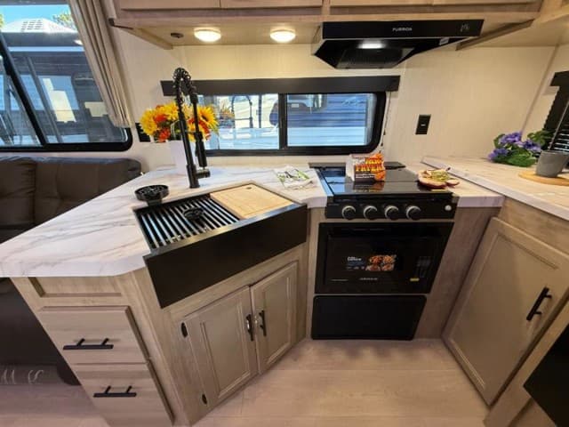 2026 Forest River 2026 Forest River Cherokee Grey Wolf - thumbnail 11