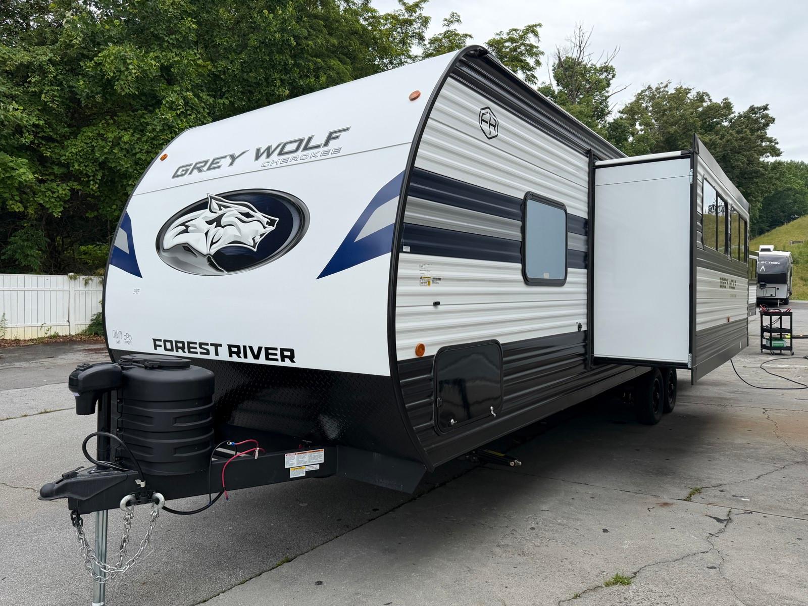 2027 Cherokee 2027 Cherokee Grey Wolf - thumbnail 3