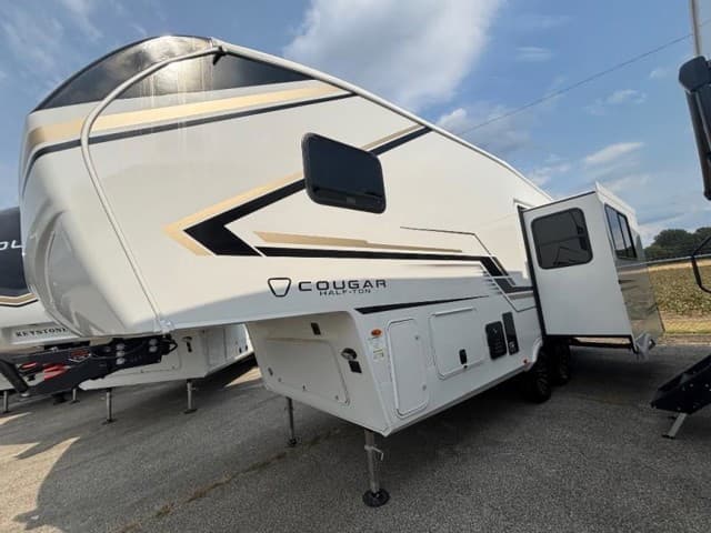 2026 Keystone RV 2026 Keystone RV Cougar Half Ton - thumbnail 4