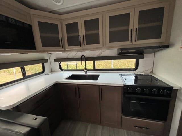 2026 Keystone RV 2026 Keystone RV Cougar Half Ton - thumbnail 10