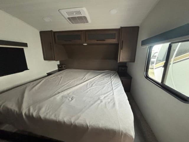 2026 Keystone RV 2026 Keystone RV Cougar Half Ton - thumbnail 17