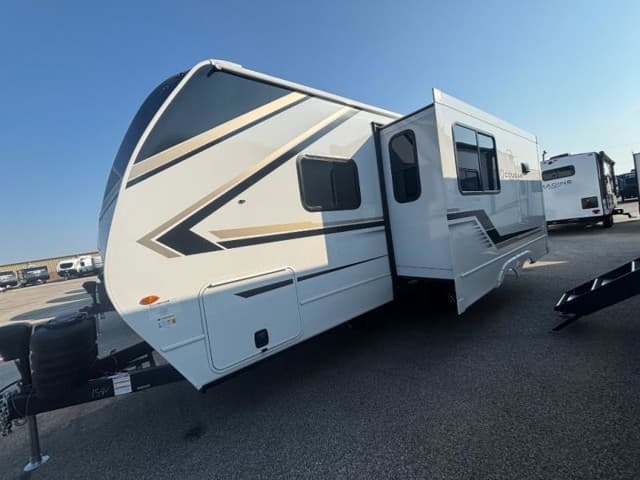 2026 Keystone RV 2026 Keystone RV Cougar Half Ton - thumbnail 4