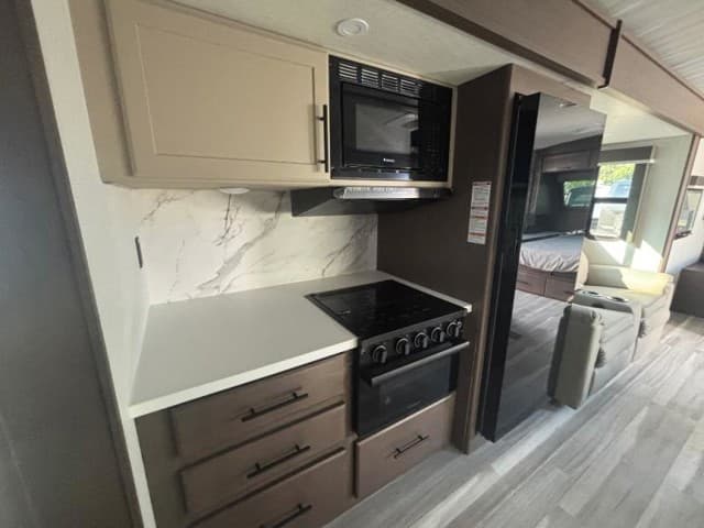 2026 Keystone RV 2026 Keystone RV Cougar Half Ton - thumbnail 10