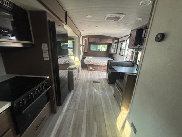 2026 Keystone RV 2026 Keystone RV Cougar Half Ton - thumbnail 11