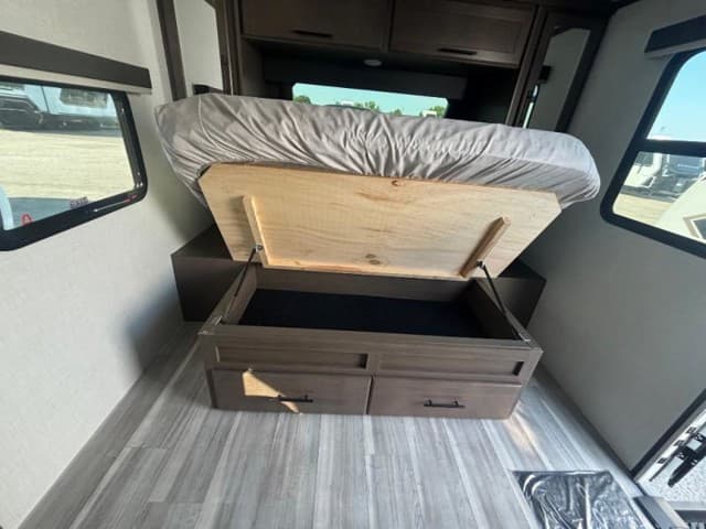 2026 Keystone RV 2026 Keystone RV Cougar Half Ton - thumbnail 15