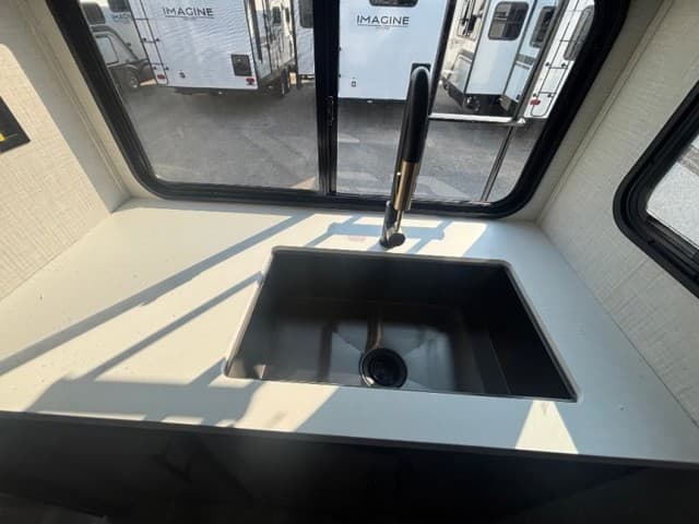 2026 Keystone RV 2026 Keystone RV Cougar Half Ton - thumbnail 18