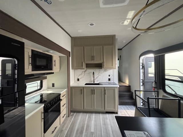 2026 Keystone RV 2026 Keystone RV Cougar Half Ton - thumbnail 6