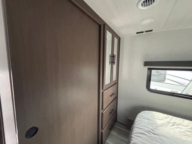 2026 Keystone RV 2026 Keystone RV Cougar Half Ton - thumbnail 16