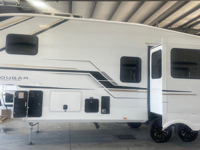 2026 Keystone RV 2026 Keystone RV Cougar Half Ton - thumbnail 4