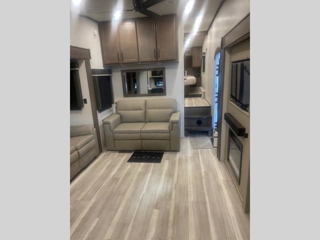 2026 Keystone RV 2026 Keystone RV Cougar Half Ton - thumbnail 8