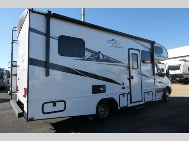 2024 East to West 2024 East to West Entrada - thumbnail 3