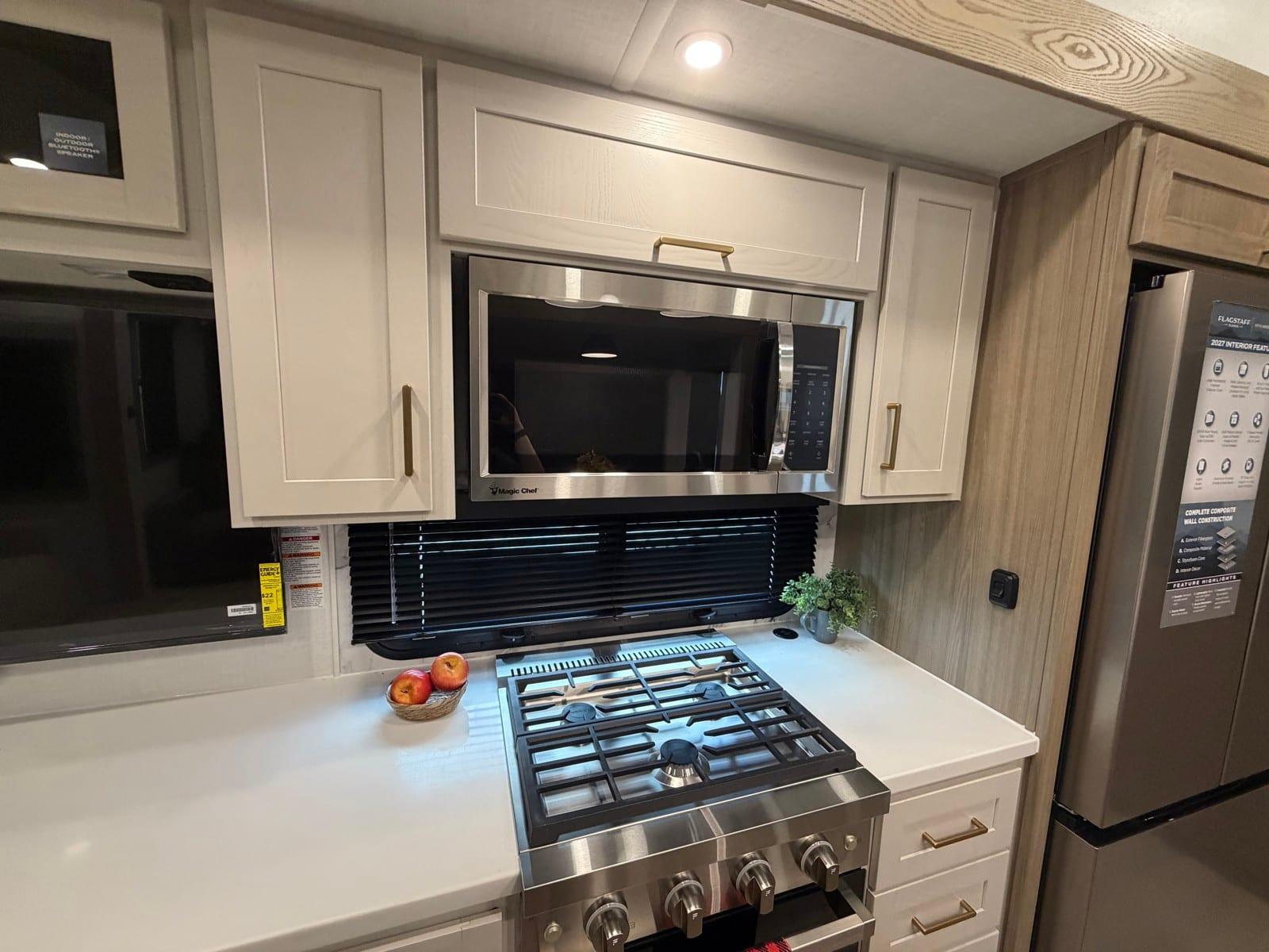2027 Forest River 2027 Forest River Rockwood Flagstaff Classic - thumbnail 18