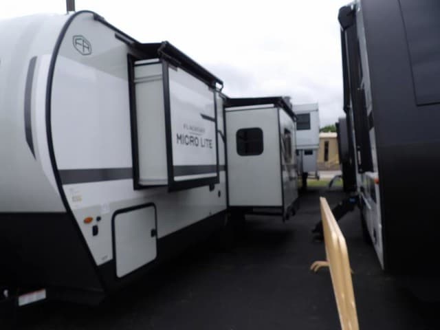 2026 Flagstaff 2026 Flagstaff Micro Lite - thumbnail 3
