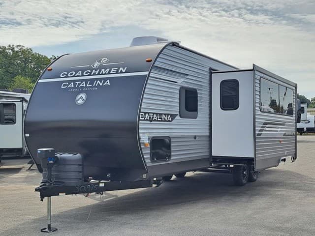 2026 Coachmen 2026 Coachmen Catalina Legacy Edition - thumbnail 3
