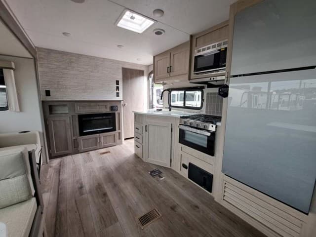 2026 Coachmen 2026 Coachmen Catalina Legacy Edition - thumbnail 9