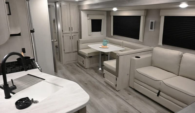 2026 Coachmen 2026 Coachmen Catalina Legacy Edition - thumbnail 38