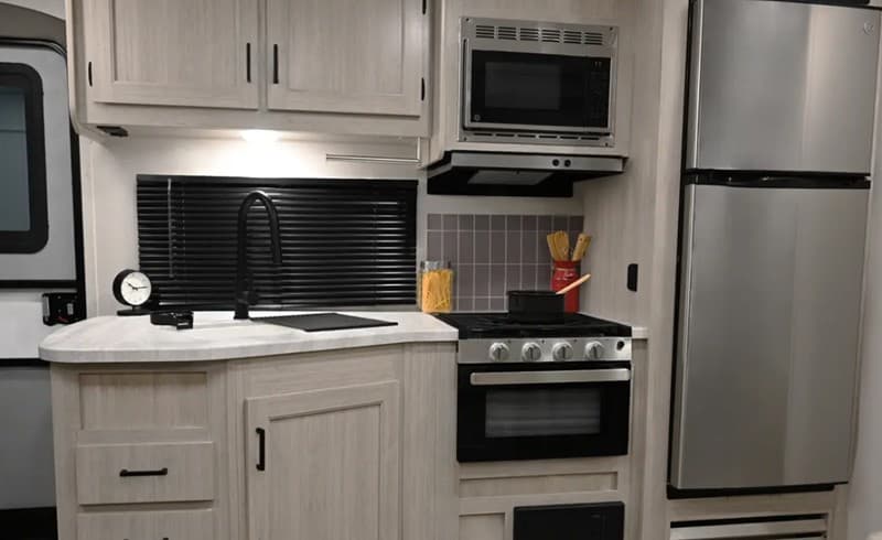 2026 Coachmen 2026 Coachmen Catalina Legacy Edition - thumbnail 40