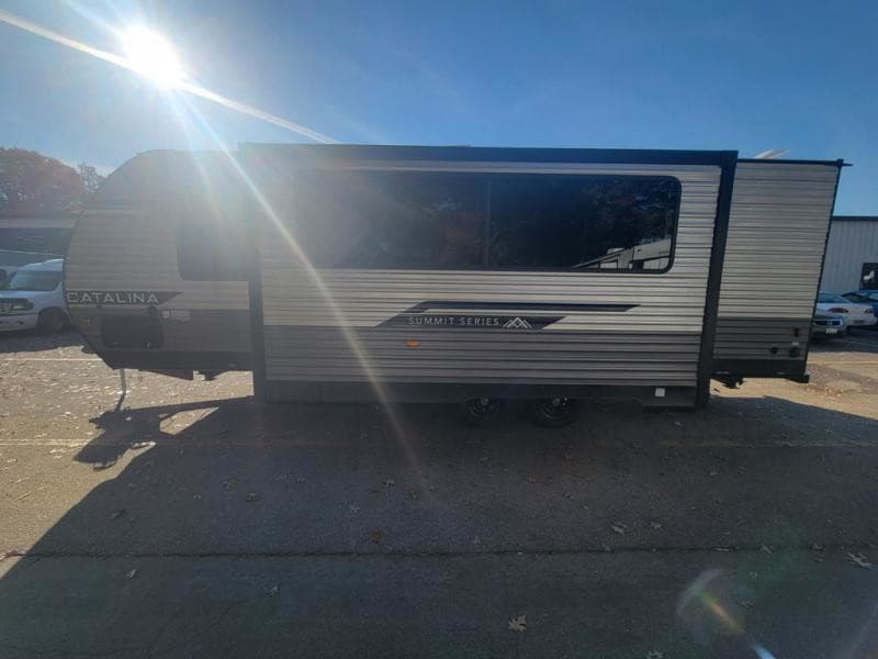 2026 Coachmen 2026 Coachmen Catalina Summit Series 8 - thumbnail 3