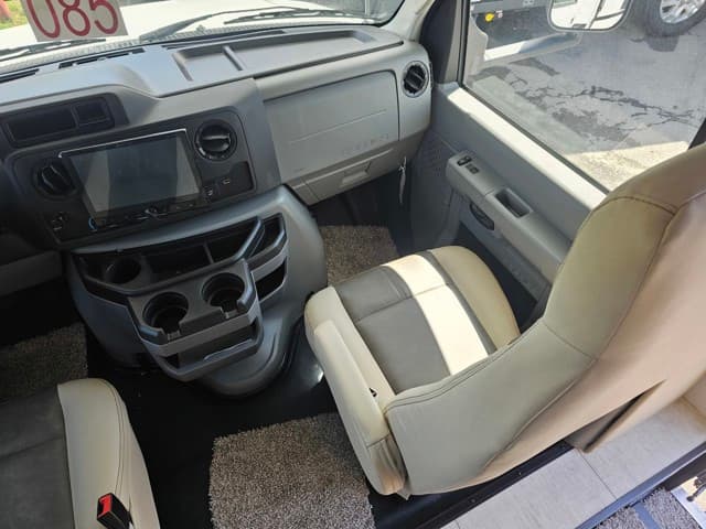 2026 Coachmen 2026 Coachmen Freelander - thumbnail 11