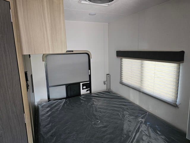 2026 Coachmen 2026 Coachmen Freelander - thumbnail 24