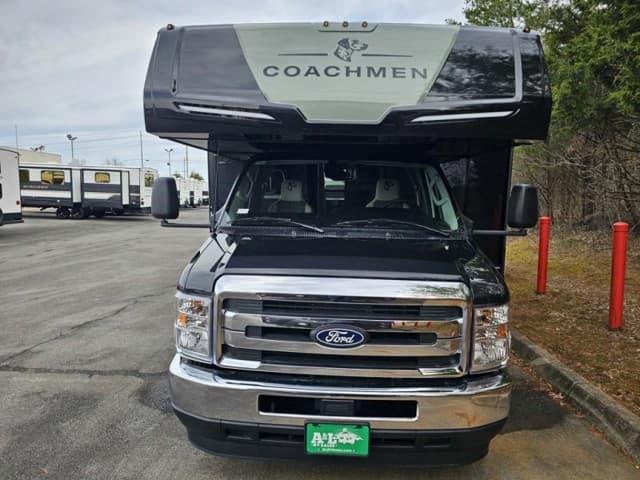 2026 Coachmen 2026 Coachmen Freelander - thumbnail 3