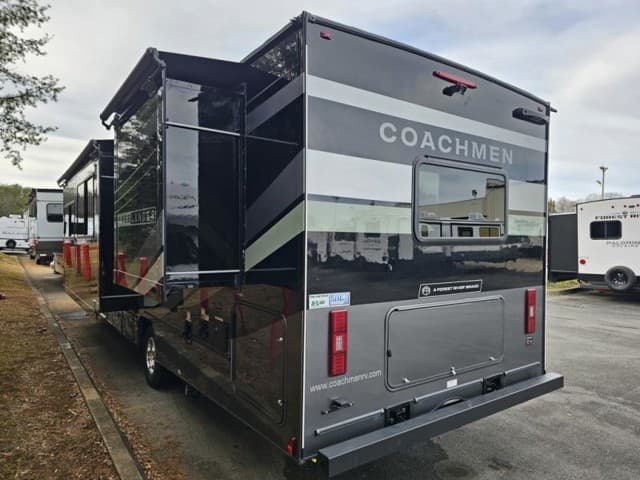 2026 Coachmen 2026 Coachmen Freelander - thumbnail 5