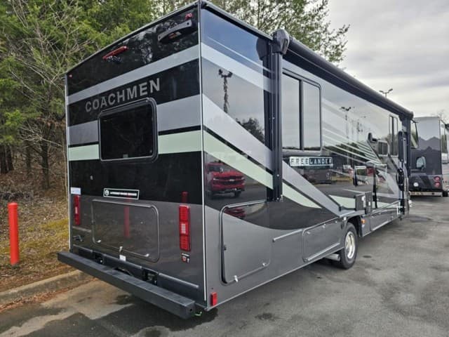 2026 Coachmen 2026 Coachmen Freelander - thumbnail 7