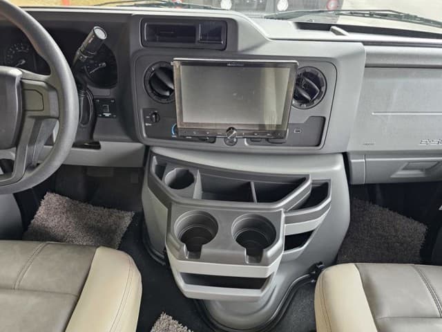 2026 Coachmen 2026 Coachmen Freelander - thumbnail 16