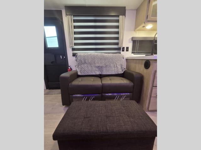 2026 Forest River 2026 Forest River Cherokee Grey Wolf - thumbnail 8