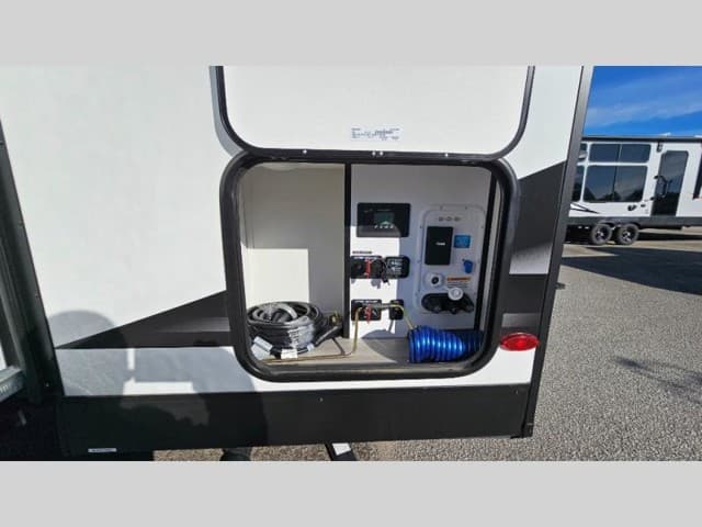 2025 Grand Design 2025 Grand Design Imagine AIM - thumbnail 12