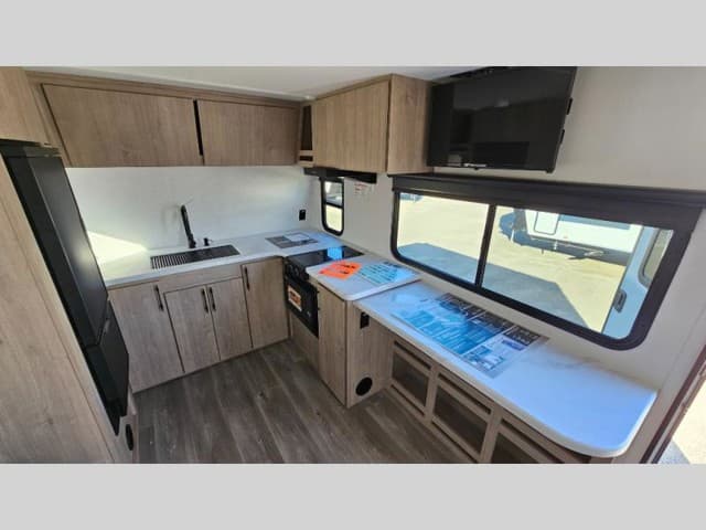 2025 Grand Design 2025 Grand Design Imagine AIM - thumbnail 16