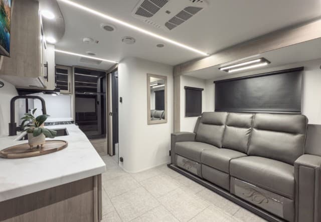 2026 Grand Design 2026 Grand Design Imagine XLS - thumbnail 23