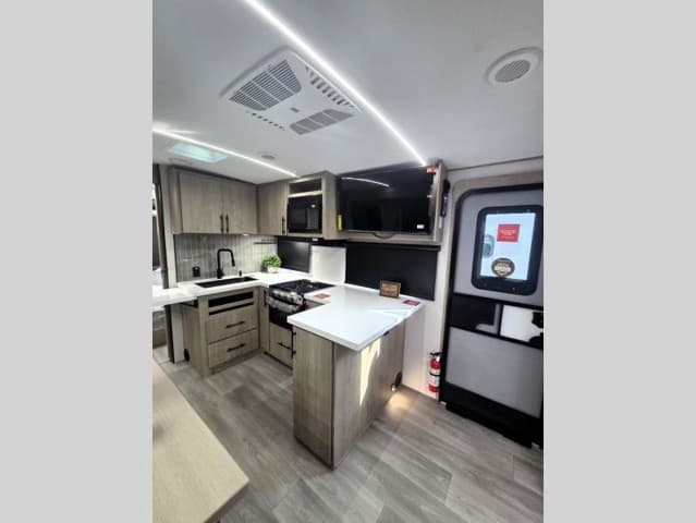 2026 Grand Design 2026 Grand Design Imagine - thumbnail 7