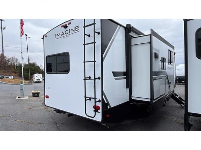 2026 Grand Design 2026 Grand Design Imagine - thumbnail 3