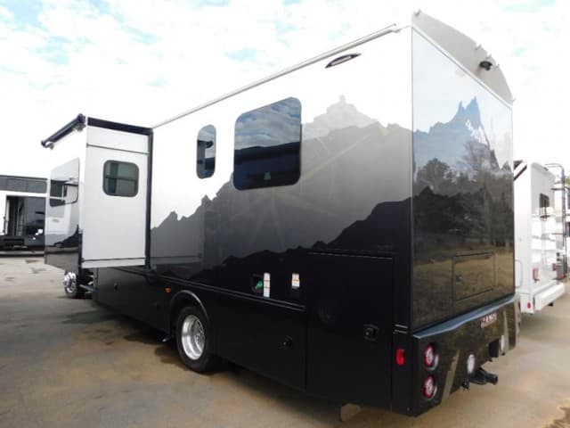 2025 Dynamax 2025 Dynamax Isata 5 - thumbnail 4