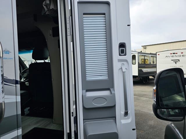 2025 Dynamax 2025 Dynamax Isata 3 - thumbnail 10